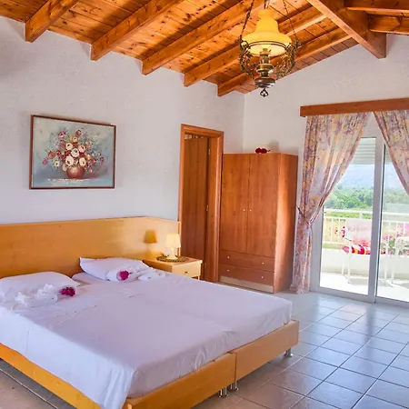 Paul's Garden Apartmán Haraki