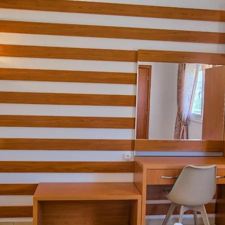 Paul's Garden Apartmán *