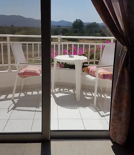 Paul's Garden Lägenhet Haraki