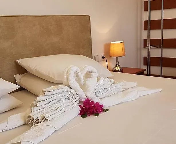 Lägenhet Paul's Garden Haraki