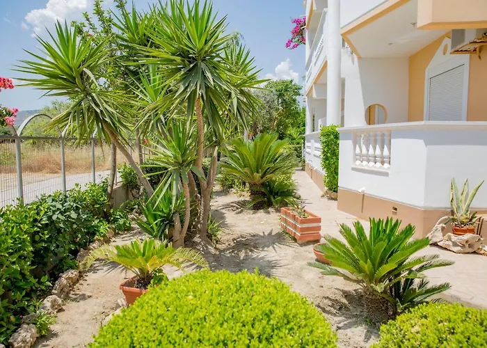 Lägenhet Paul's Garden Haraki