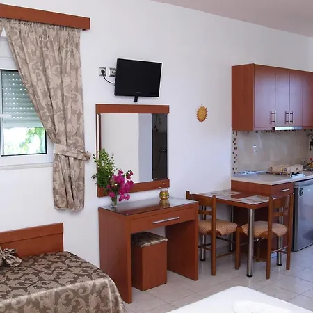 Apartament Paul's Garden Charaki