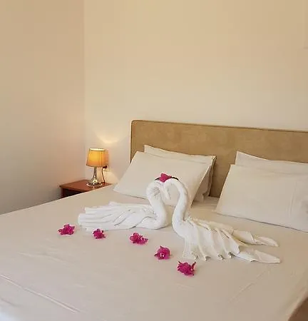 Paul's Garden * Charaki