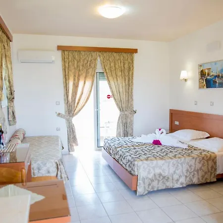 Apartament Paul's Garden Charaki