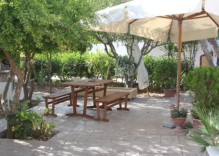 Paul's Garden * Haraki