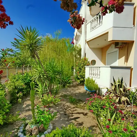 Paul's Garden Daire Haraki