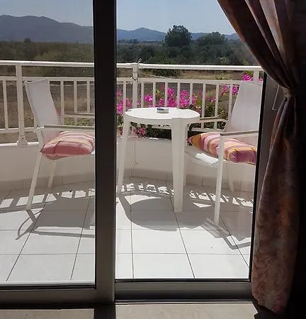 Paul's Garden Daire Haraki