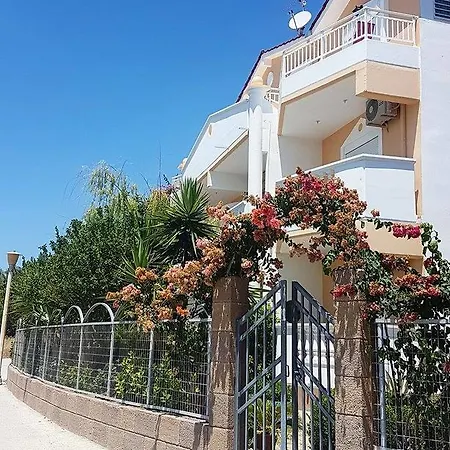 Appartamento Paul's Garden *